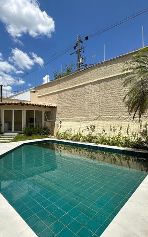 Casa de condomínio à venda com 362m², 3 quartos e 4 vagas Casa de condomínio à venda com 362m², 3 quartos e 4 vagasPiscina