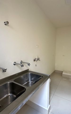 Casa de condomínio à venda com 362m², 3 quartos e 4 vagas Casa de condomínio à venda com 362m², 3 quartos e 4 vagasÁrea de Serviço