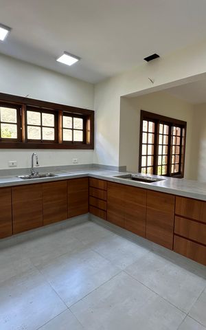 Casa de condomínio à venda com 362m², 3 quartos e 4 vagas Casa de condomínio à venda com 362m², 3 quartos e 4 vagasCozinha