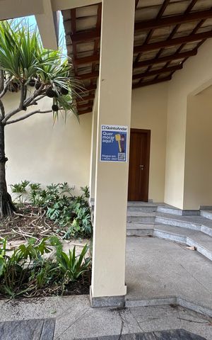Casa de condomínio à venda com 362m², 3 quartos e 4 vagas Casa de condomínio à venda com 362m², 3 quartos e 4 vagasFachada