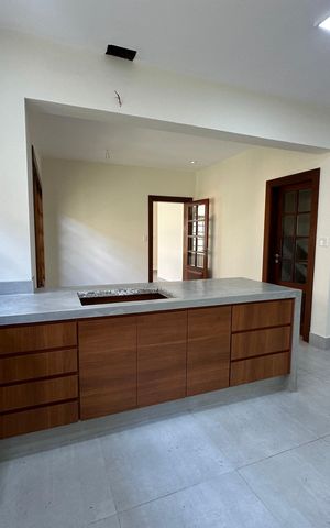 Casa de condomínio à venda com 362m², 3 quartos e 4 vagas Casa de condomínio à venda com 362m², 3 quartos e 4 vagasCozinha