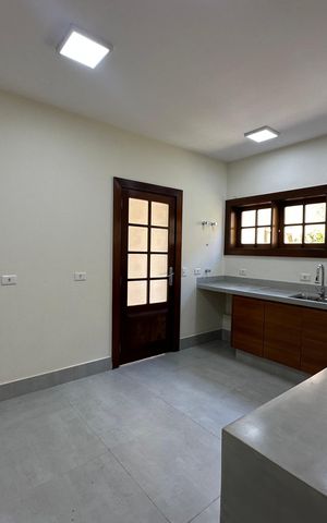 Casa de condomínio à venda com 362m², 3 quartos e 4 vagas Casa de condomínio à venda com 362m², 3 quartos e 4 vagasCozinha