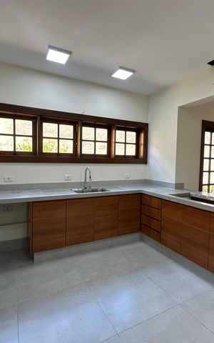 Casa de condomínio à venda com 362m², 3 quartos e 4 vagas Casa de condomínio à venda com 362m², 3 quartos e 4 vagasCozinha