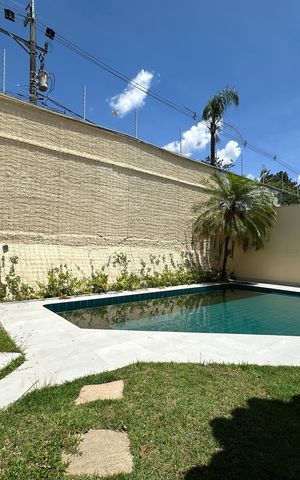 Casa de condomínio à venda com 362m², 3 quartos e 4 vagas Casa de condomínio à venda com 362m², 3 quartos e 4 vagasPiscina
