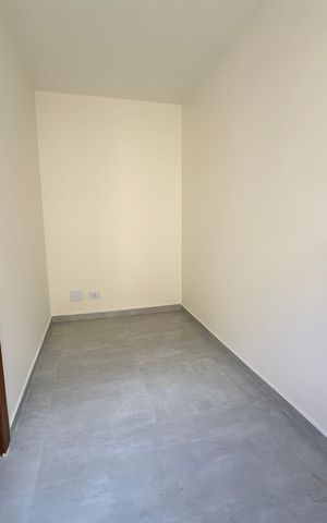 Casa de condomínio à venda com 362m², 3 quartos e 4 vagas Casa de condomínio à venda com 362m², 3 quartos e 4 vagasQuarto de Serviço
