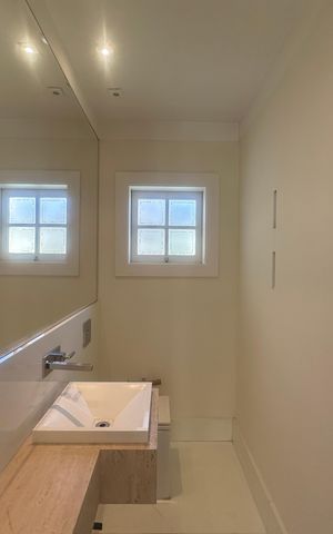 Casa de condomínio à venda com 362m², 3 quartos e 4 vagas Casa de condomínio à venda com 362m², 3 quartos e 4 vagasLavabo
