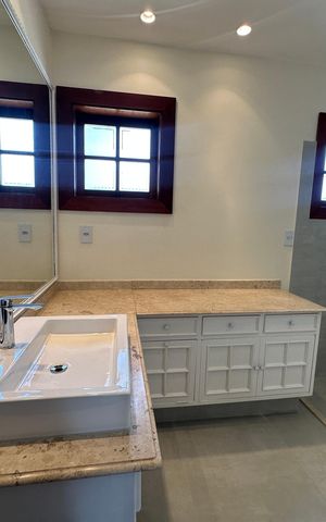 Casa de condomínio à venda com 362m², 3 quartos e 4 vagas Casa de condomínio à venda com 362m², 3 quartos e 4 vagasBanheiro da Suíte 2