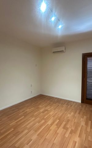 Casa de condomínio à venda com 362m², 3 quartos e 4 vagas Casa de condomínio à venda com 362m², 3 quartos e 4 vagasSuíte 1