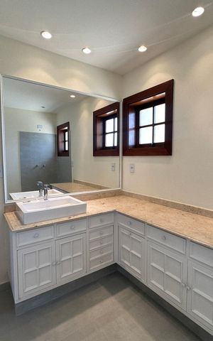 Casa de condomínio à venda com 362m², 3 quartos e 4 vagas Casa de condomínio à venda com 362m², 3 quartos e 4 vagasBanheiro da Suíte 2
