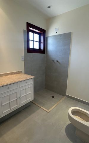 Casa de condomínio à venda com 362m², 3 quartos e 4 vagas Casa de condomínio à venda com 362m², 3 quartos e 4 vagasBanheiro da Suíte 2