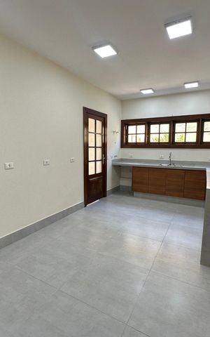 Casa de condomínio à venda com 362m², 3 quartos e 4 vagas Casa de condomínio à venda com 362m², 3 quartos e 4 vagasCozinha