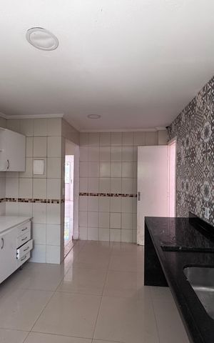 Casa de condomínio à venda com 200m², 2 quartos e 5 vagas Casa de condomínio à venda com 200m², 2 quartos e 5 vagasCozinha