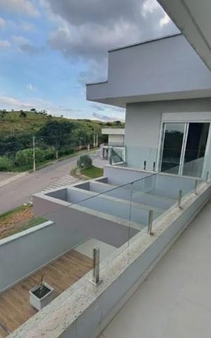 Casa de condomínio à venda com 440m², 4 quartos e 6 vagas