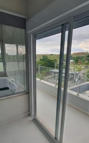 Casa de condomínio à venda com 440m², 4 quartos e 6 vagas