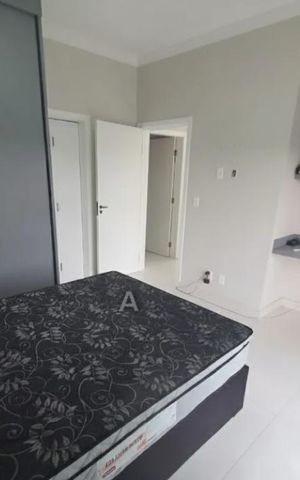 Casa de condomínio à venda com 440m², 4 quartos e 6 vagas