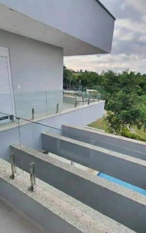 Casa de condomínio à venda com 440m², 4 quartos e 6 vagas