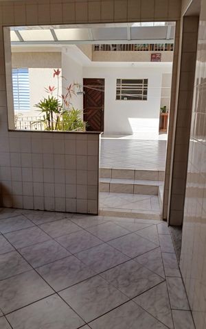 Casa à venda com 385m², 5 quartos e 5 vagas