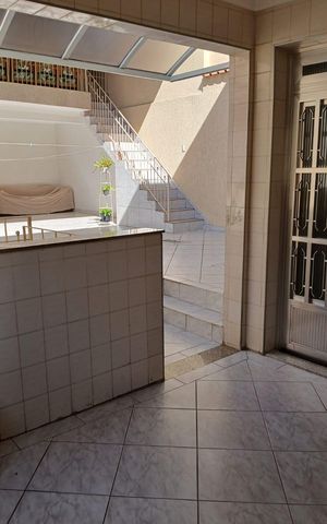 Casa à venda com 385m², 5 quartos e 5 vagas