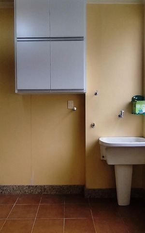 Apartamento à venda com 152m², 3 quartos e 1 vaga Apartamento à venda com 152m², 3 quartos e 1 vagaÁrea de serviço