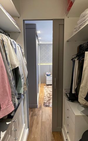 Casa de condomínio à venda com 136m², 3 quartos e 2 vagas Casa de condomínio à venda com 136m², 3 quartos e 2 vagasCloset do quarto 2