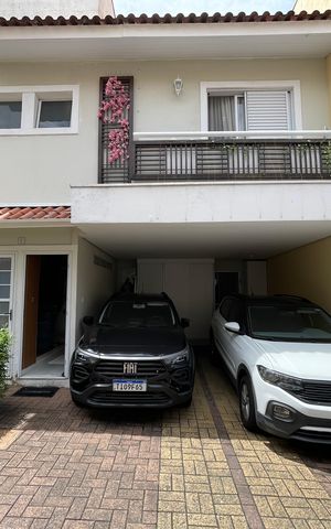 Casa de condomínio à venda com 136m², 3 quartos e 2 vagas Casa de condomínio à venda com 136m², 3 quartos e 2 vagasFachada