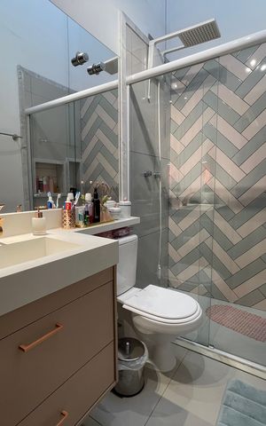 Casa de condomínio à venda com 136m², 3 quartos e 2 vagas Casa de condomínio à venda com 136m², 3 quartos e 2 vagasBanheiro Social