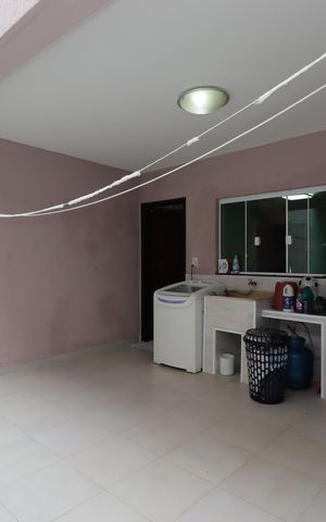 Casa à venda com 80m², 3 quartos e 1 vagaÁrea de Serviço