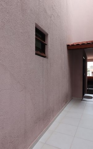 Casa à venda com 80m², 3 quartos e 1 vagaCorredor externo
