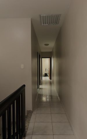 Casa à venda com 80m², 3 quartos e 1 vagaCorredor do segundo piso