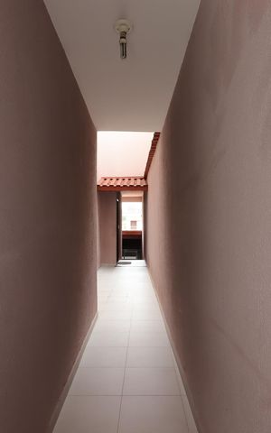 Casa à venda com 80m², 3 quartos e 1 vagaCorredor externo