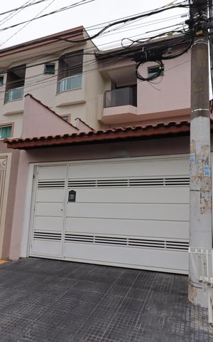 Casa à venda com 80m², 3 quartos e 1 vagaFachada