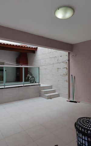 Casa à venda com 80m², 3 quartos e 1 vagaÁrea de Serviço