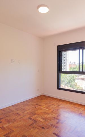 Casa à venda com 170m², 4 quartos e 2 vagas Casa à venda com 170m², 4 quartos e 2 vagasSuíte