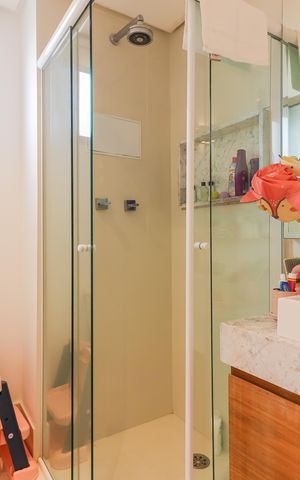 Apartamento à venda com 233m², 3 quartos e 3 vagas Apartamento à venda com 233m², 3 quartos e 3 vagasBanheiro Social