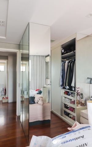 Apartamento à venda com 233m², 3 quartos e 3 vagas Apartamento à venda com 233m², 3 quartos e 3 vagasQuarto 1 - Suíte