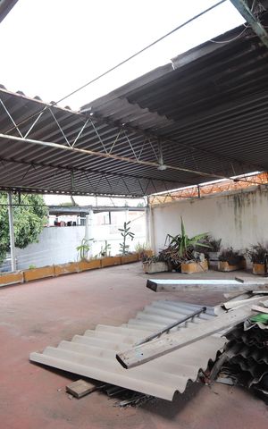 Casa à venda com 254m², 6 quartos e 6 vagasSalão
