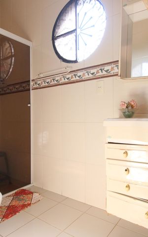 Casa de condomínio à venda com 1500m², 4 quartos e 3 vagasBanheiro