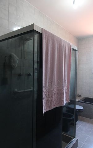 Casa de condomínio à venda com 1500m², 4 quartos e 3 vagasBanheiro da suíte