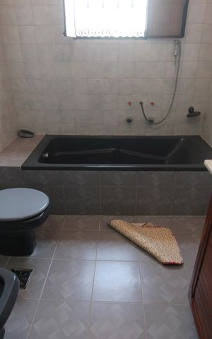 Casa de condomínio à venda com 1500m², 4 quartos e 3 vagasBanheiro da suíte