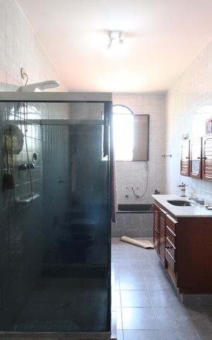 Casa de condomínio à venda com 1500m², 4 quartos e 3 vagasBanheiro da suíte