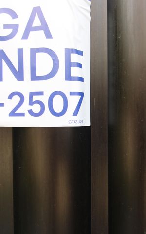 Casa de condomínio à venda com 1500m², 4 quartos e 3 vagasPlaca