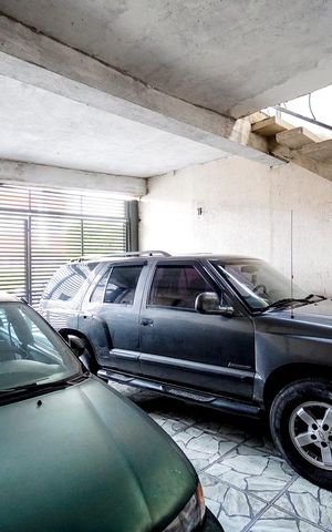 Casa à venda com 150m², 4 quartos e 1 vaga Casa à venda com 150m², 4 quartos e 1 vagaGaragem