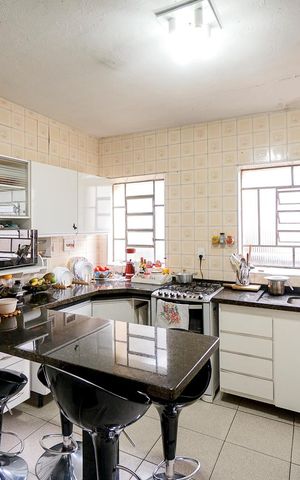 Casa à venda com 150m², 4 quartos e 1 vaga Casa à venda com 150m², 4 quartos e 1 vagaCozinha