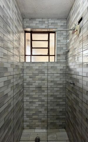 Apartamento à venda com 43m², 2 quartos e 1 vaga Apartamento à venda com 43m², 2 quartos e 1 vagaBanheiro Social