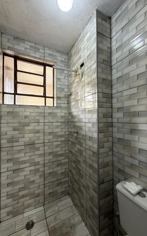 Apartamento à venda com 43m², 2 quartos e 1 vaga Apartamento à venda com 43m², 2 quartos e 1 vagaBanheiro Social