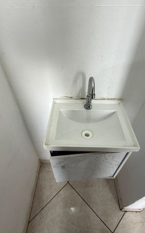 Apartamento à venda com 43m², 2 quartos e 1 vaga Apartamento à venda com 43m², 2 quartos e 1 vagaBanheiro Social