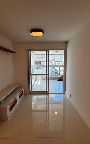 Apartamento à venda com 74m², 2 quartos e 2 vagas Apartamento à venda com 74m², 2 quartos e 2 vagasSala