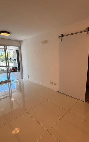 Apartamento à venda com 74m², 2 quartos e 2 vagas Apartamento à venda com 74m², 2 quartos e 2 vagasSala