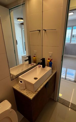 Apartamento à venda com 74m², 2 quartos e 2 vagas Apartamento à venda com 74m², 2 quartos e 2 vagasBanheiro