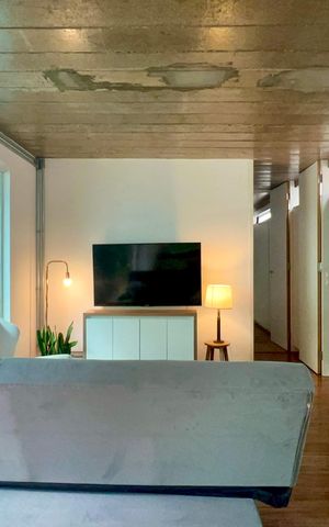 Casa à venda com 110m², 2 quartos e 2 vagas Casa à venda com 110m², 2 quartos e 2 vagasSala